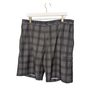 Pebble Beach Performance Plaid Golf Athletic Shorts Mens Size 38 Black Gray